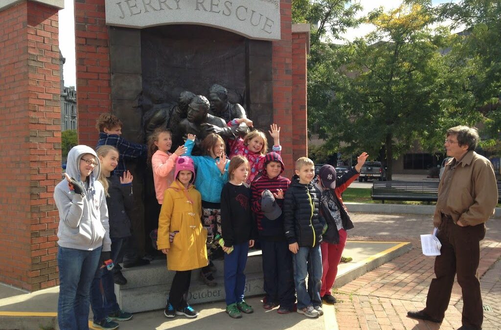 Civil War Class Visits the Onondaga Historical Association